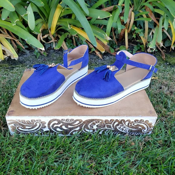 Bright Blue Lightweight Tassel Shoes - Picture 4 of 6